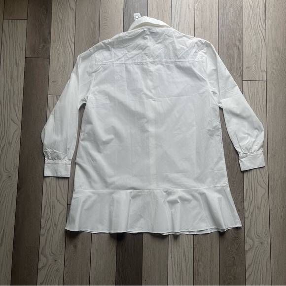 Vici White Button-Up Blouse with Ruffle Hem - Picture 2 of 5